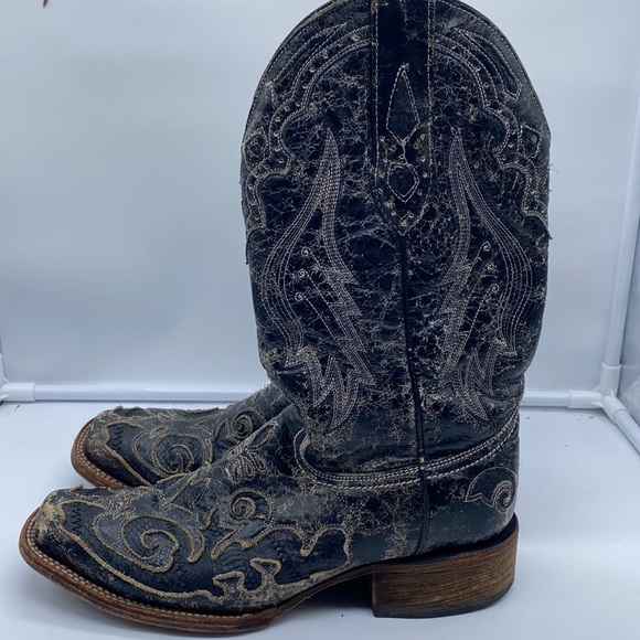 Womens Corral Cowboy boots size 8.5 check them out very nice thanks 🙏 - Picture 1 of 12